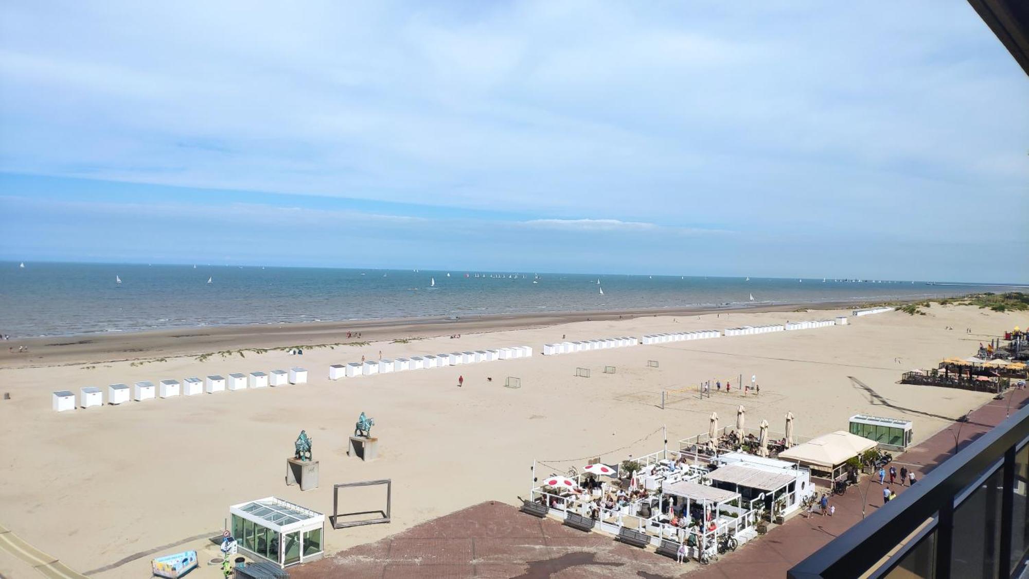 Zeezicht Vanop Het 6 De Verdiep Oostduinkerke Exterior photo