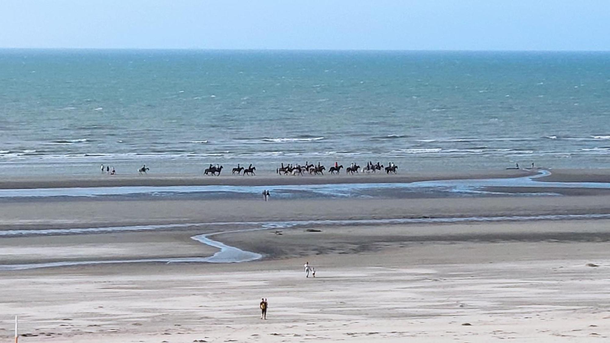 Zeezicht Vanop Het 6 De Verdiep Oostduinkerke Exterior photo